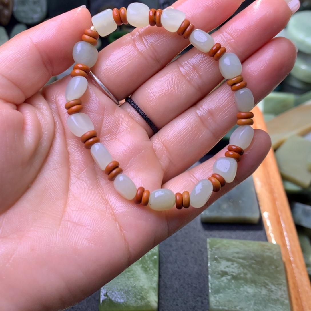 未镶嵌和田玉（糖玉）珠宝半成品