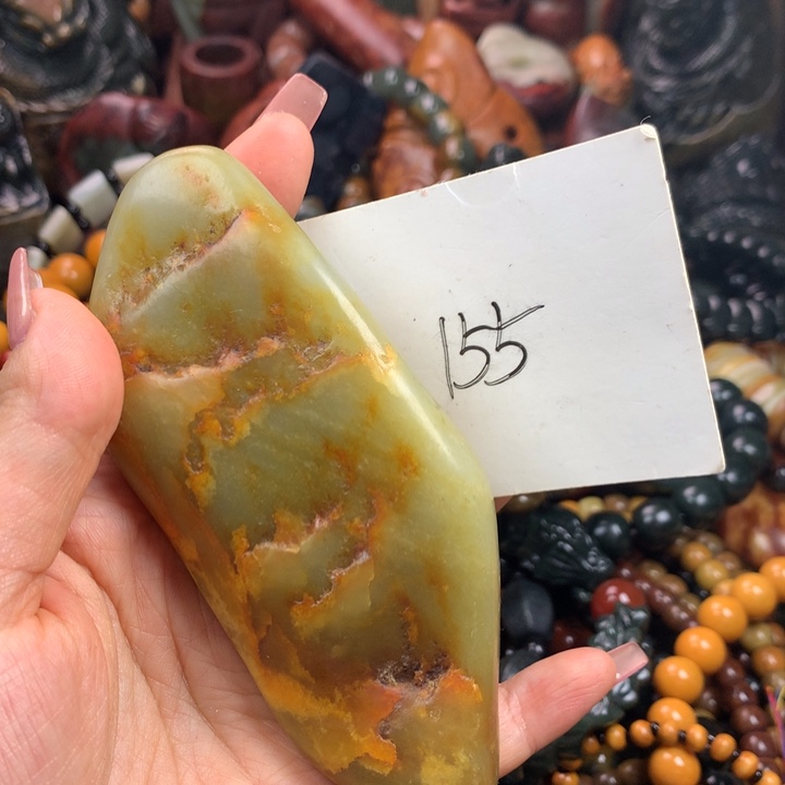 透闪石质玉未镶嵌珠宝奇石