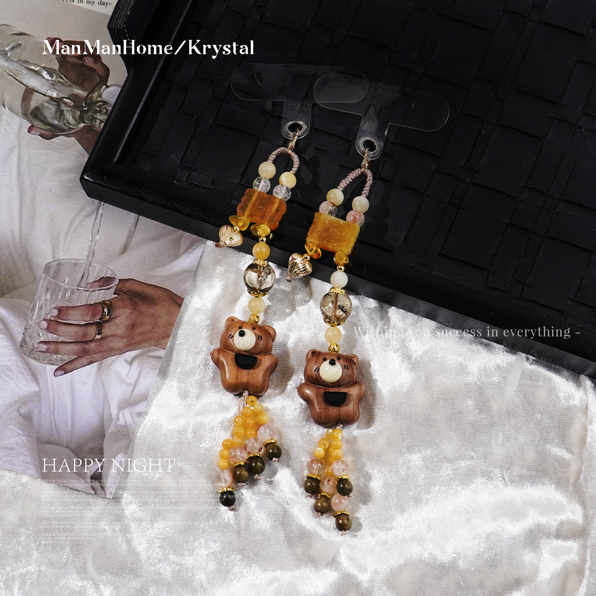 A348【包挂 手机挂】暖暖家天然黄水晶 白水晶 蜜蜡手链多样性发货