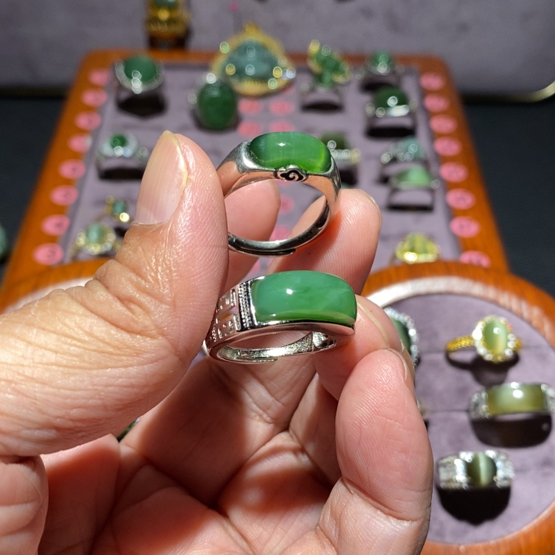 嘎***香和田玉未镶嵌戒指