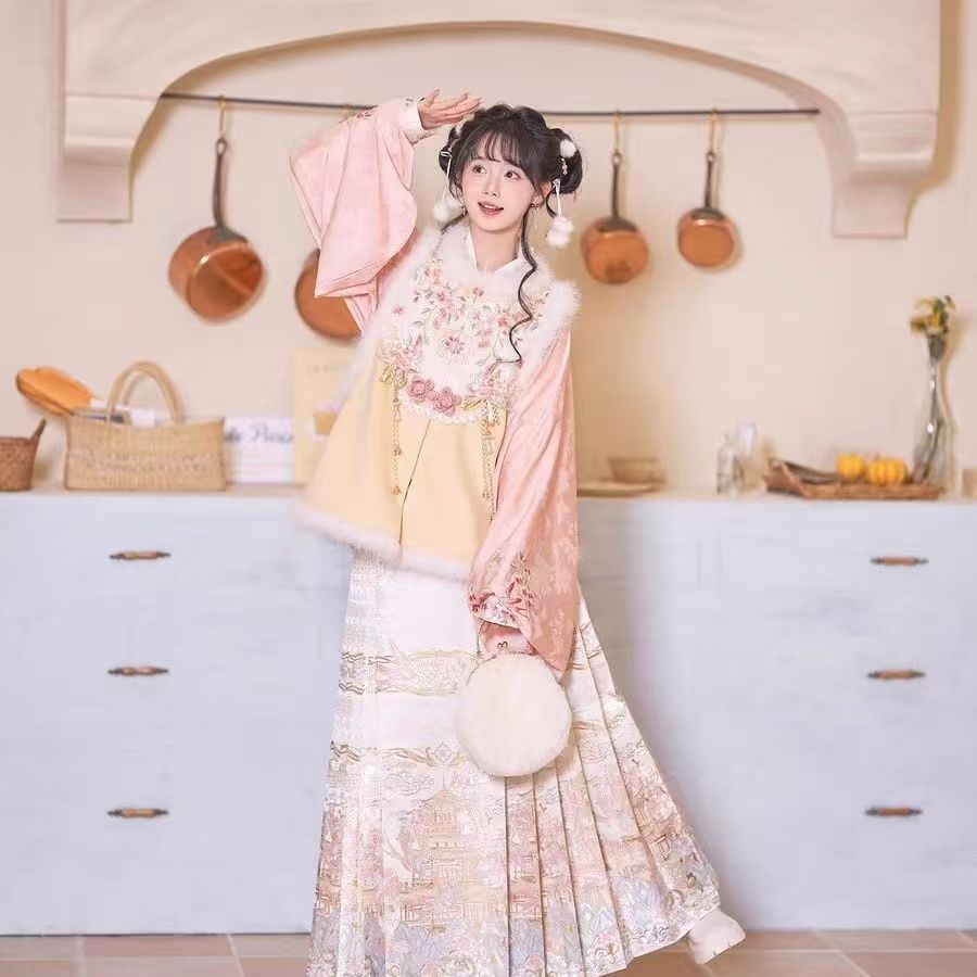 【燕云亭】明制汉服冬季女加绒奶油黄比甲套装马面裙套装