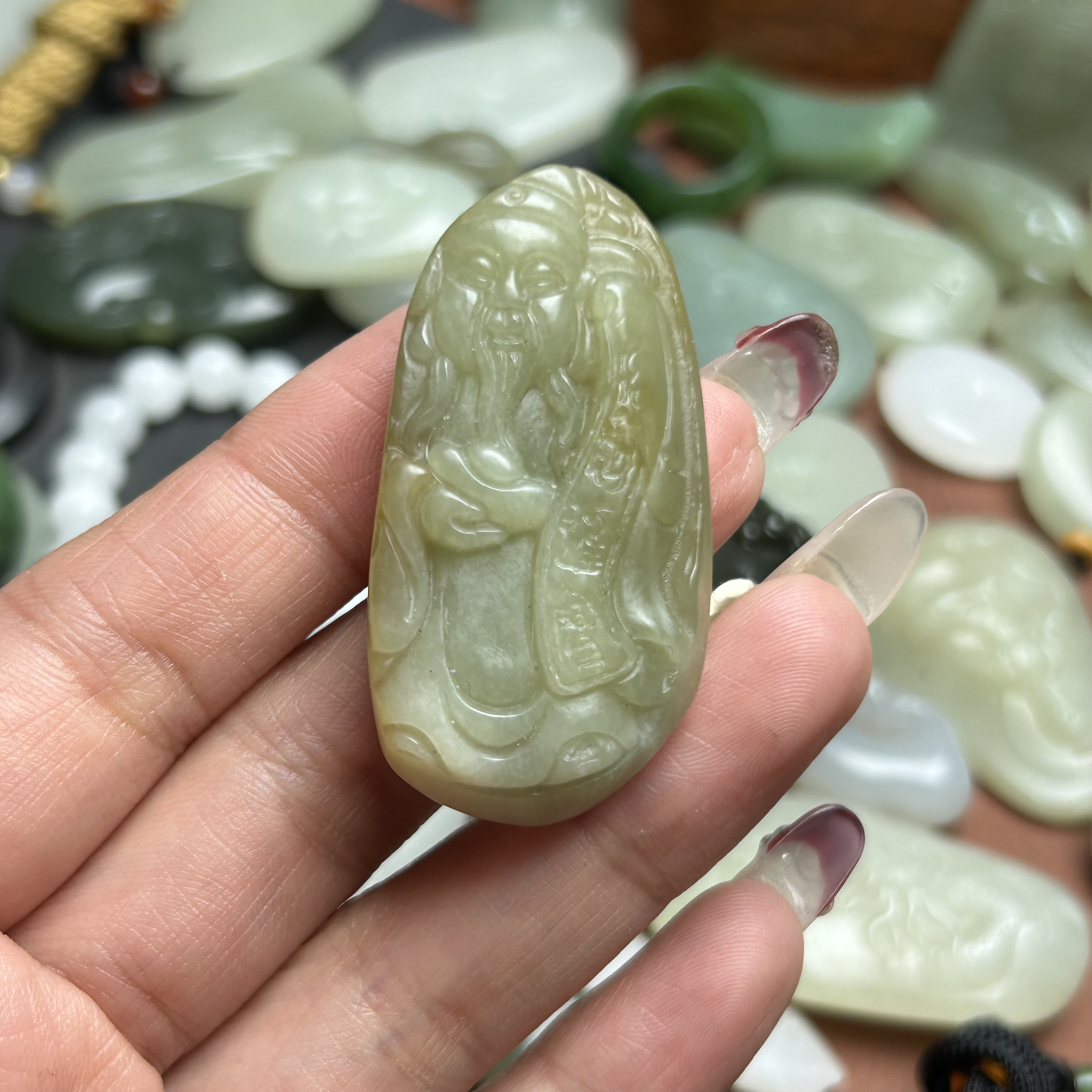 精品和田玉小挂件