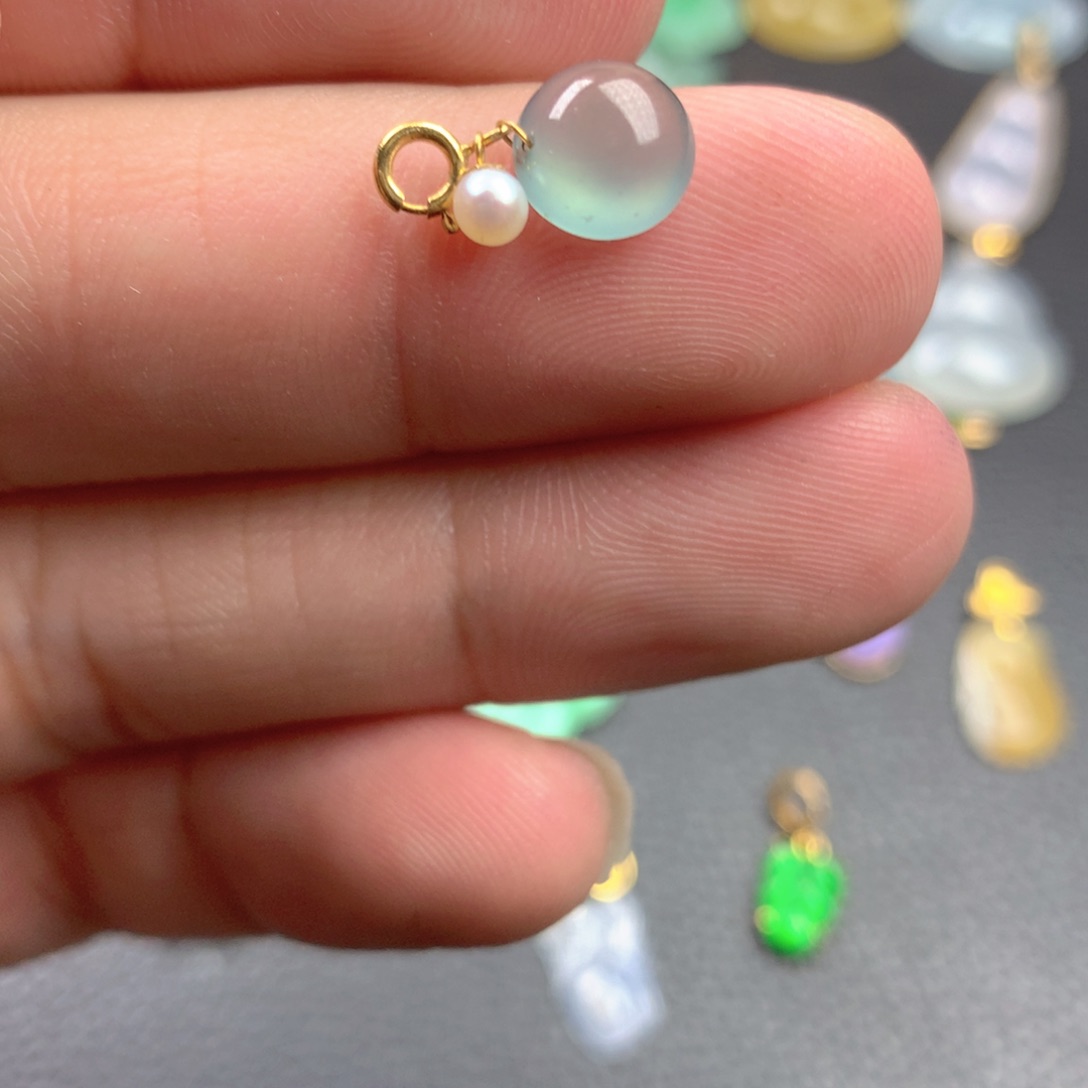 【闪购商品】颈饰18K金镶嵌翡翠翡翠