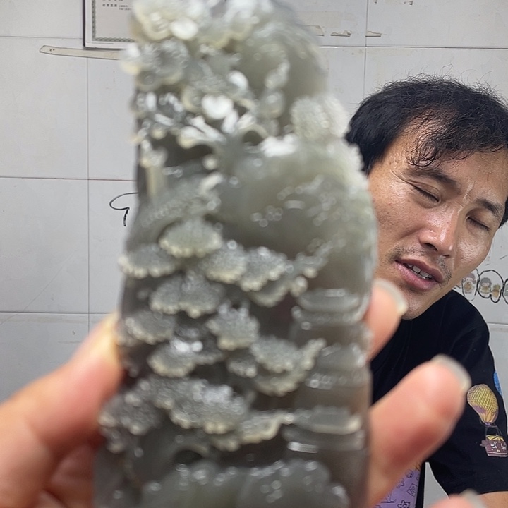 和田玉未镶嵌把件