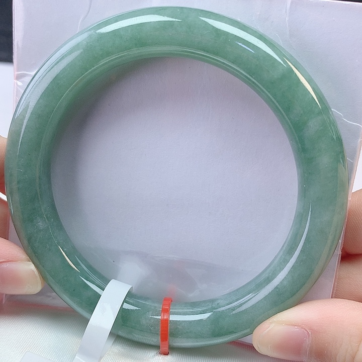 翡翠未镶嵌手镯57圈