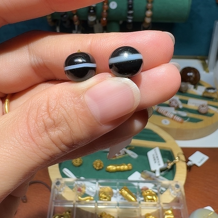 抖***抖吊坠(不含链)玻璃珠径10mm左右