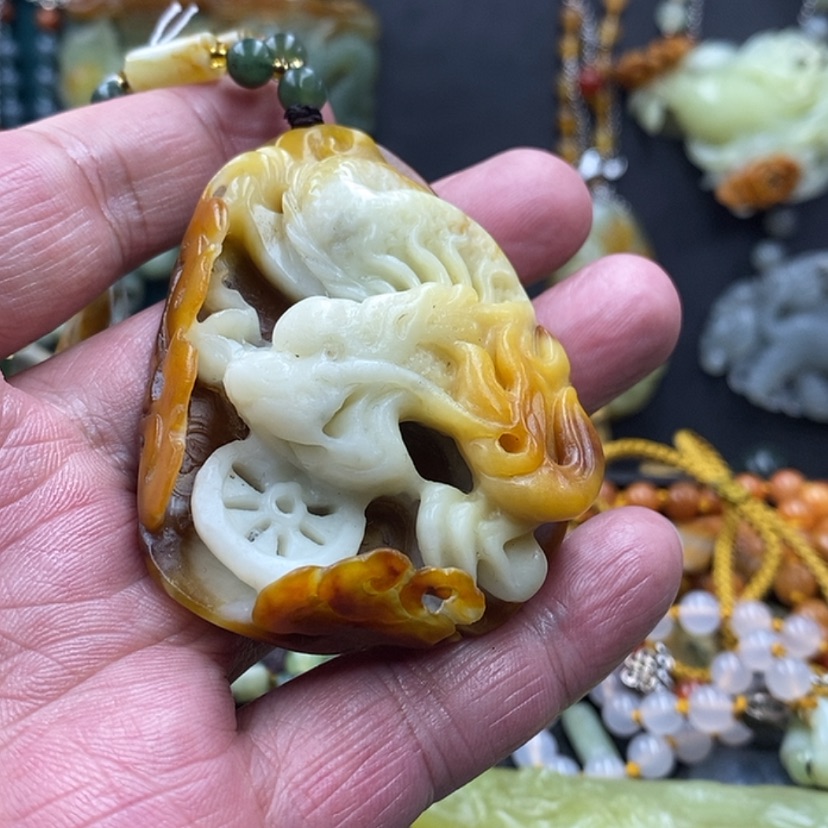 【闪购商品】蛇纹石玉吊坠未镶嵌