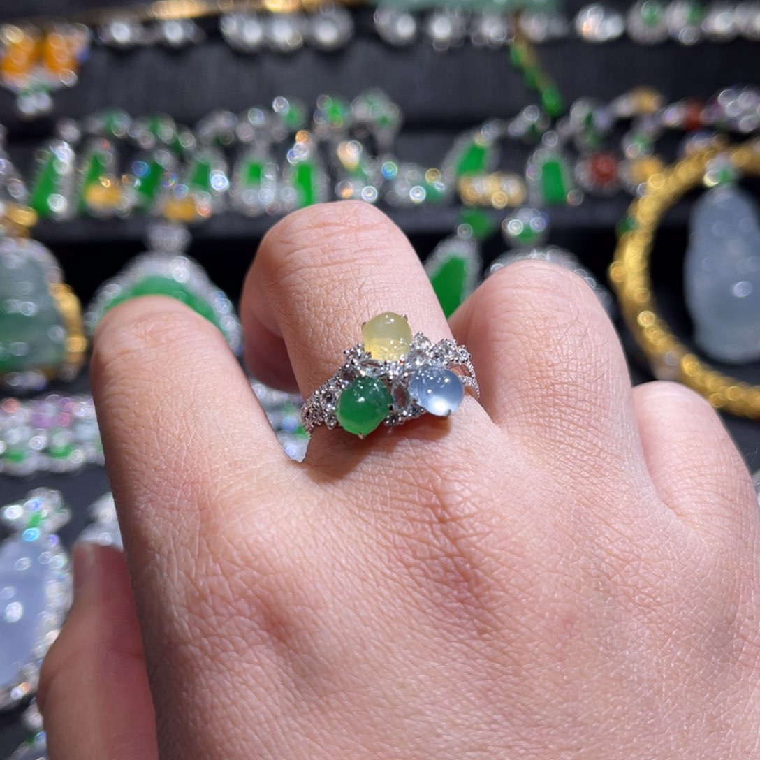 翡翠戒指18K金镶嵌金蟾戒指