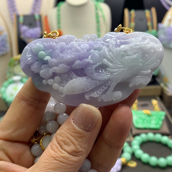 翡翠吊坠(赠链)未镶嵌