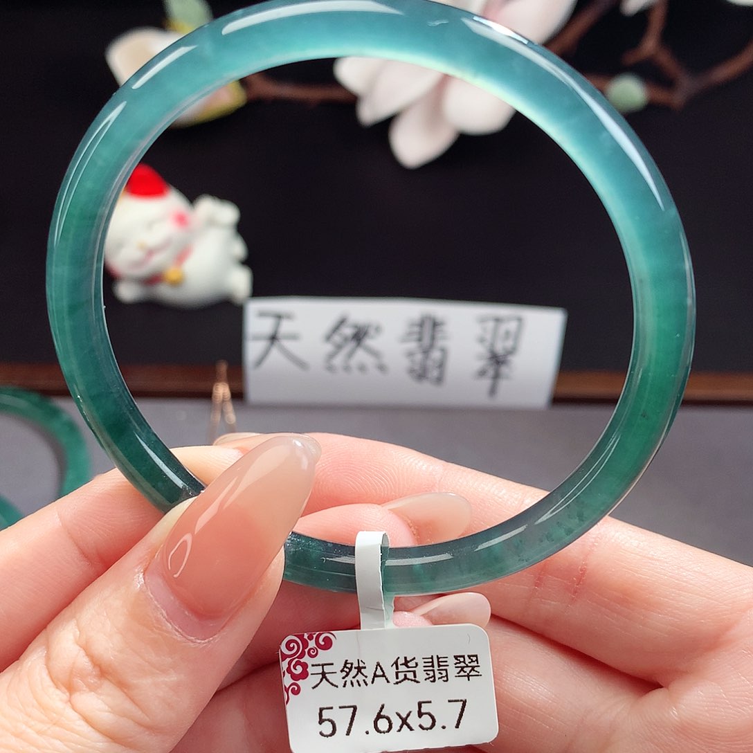 翡翠手镯（圆镯）未镶嵌