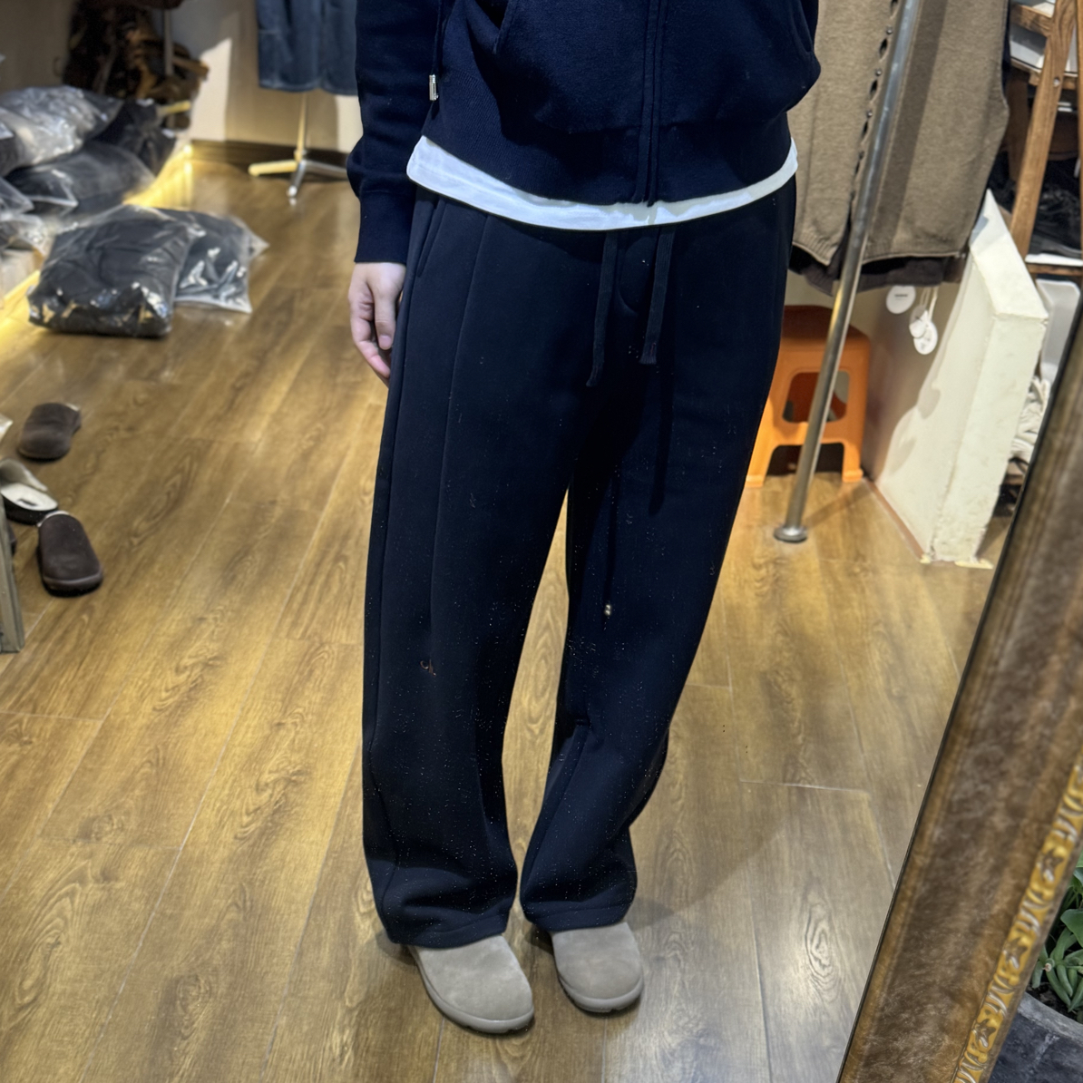 ［爱衣橱女装］秋冬款高腰时尚百搭黑色简约美式休闲显瘦运动弯刀裤