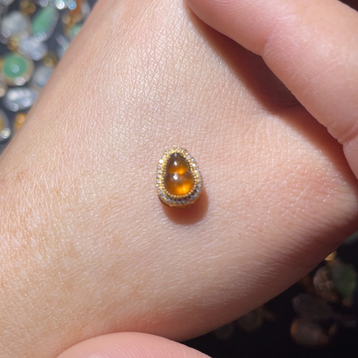 【闪购商品】翡翠吊坠(不含链)18K金镶嵌