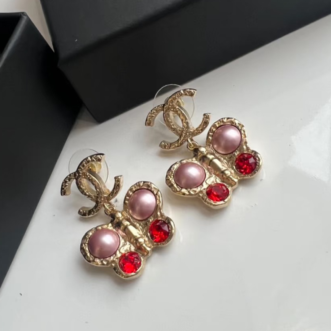 未使用 Chanel/香奈儿 百搭款双C 蝴蝶琉璃珠珠耳环 22S/AGG078