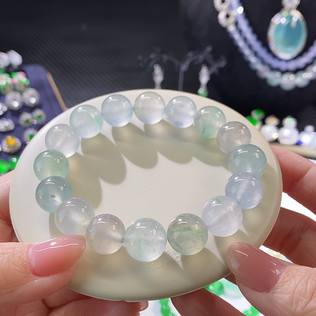 翡翠把件未镶嵌单圈