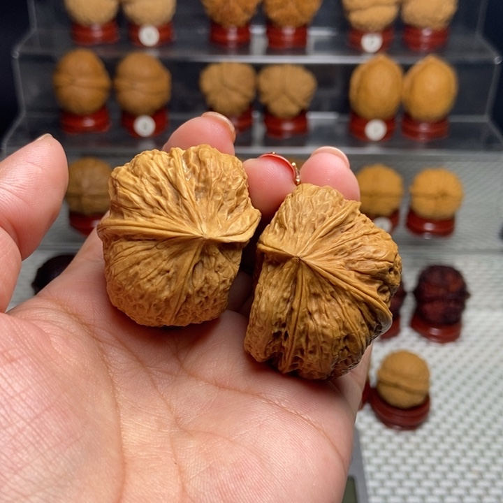 文玩核桃把件连体半壁32