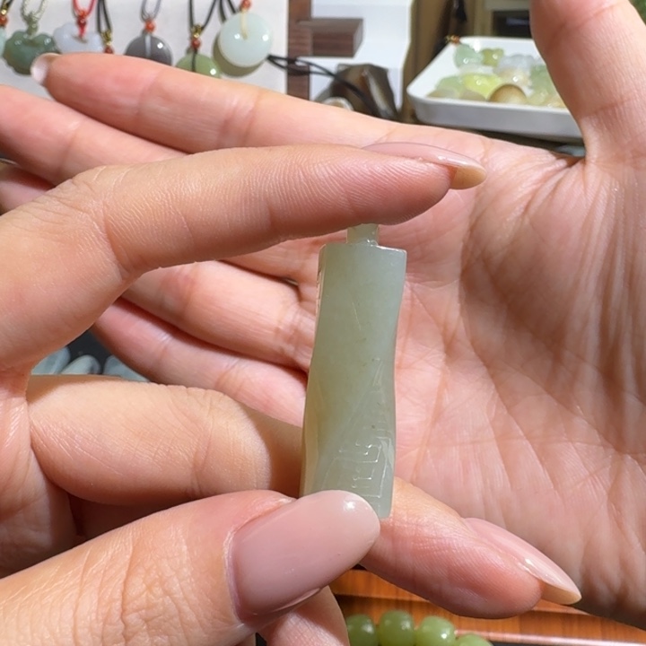 和田玉未镶嵌颈饰送玉绳