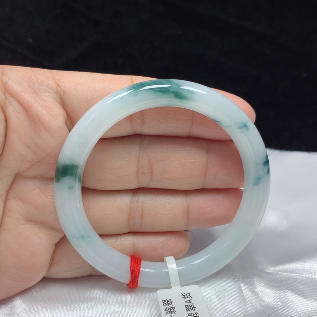 翡翠手镯（圆镯）未镶嵌55