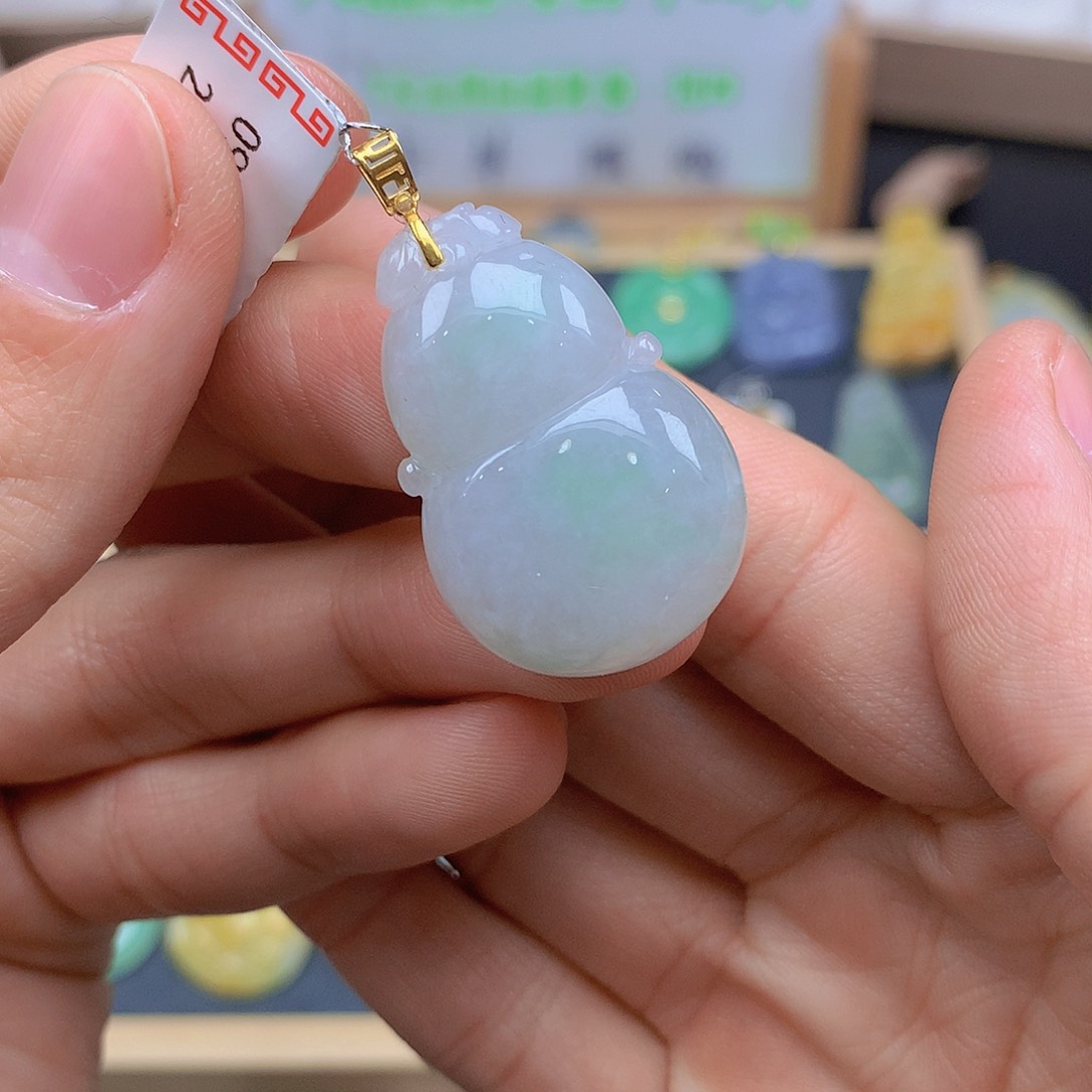 翡翠颈饰18K金镶嵌翡翠