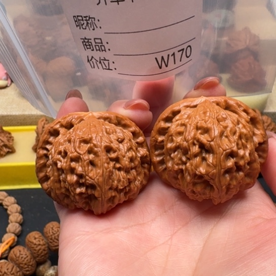 《***》把件桃核文玩工作室有没有人的时候