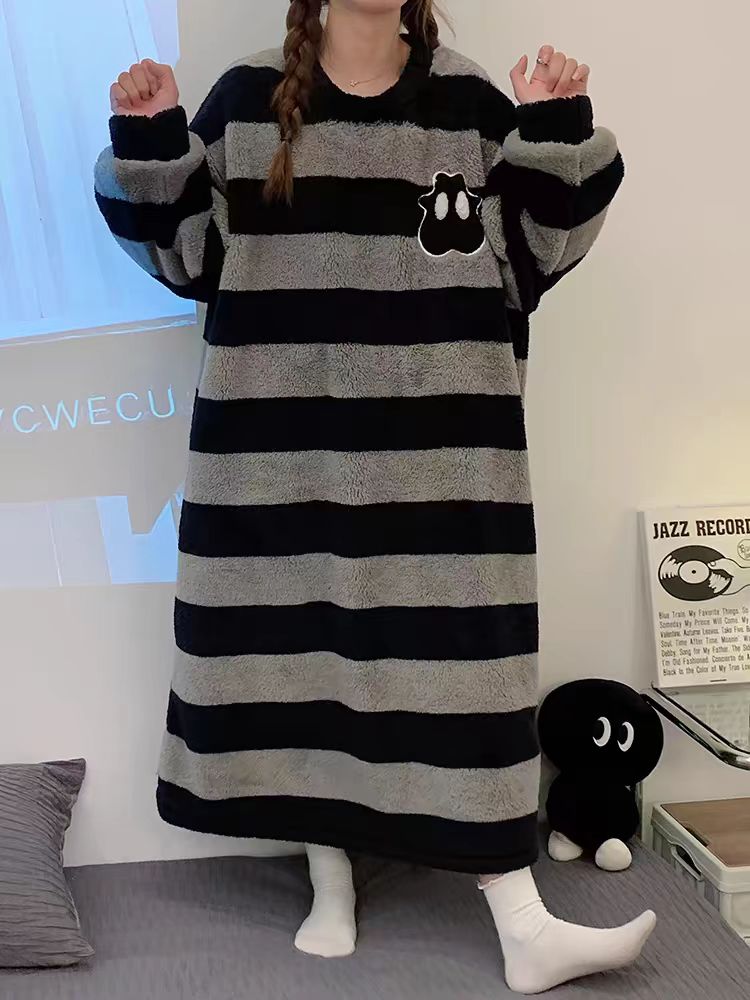 新款睡裙女秋冬季珊瑚绒睡衣家居服法兰绒加绒加厚大码宽松连衣裙