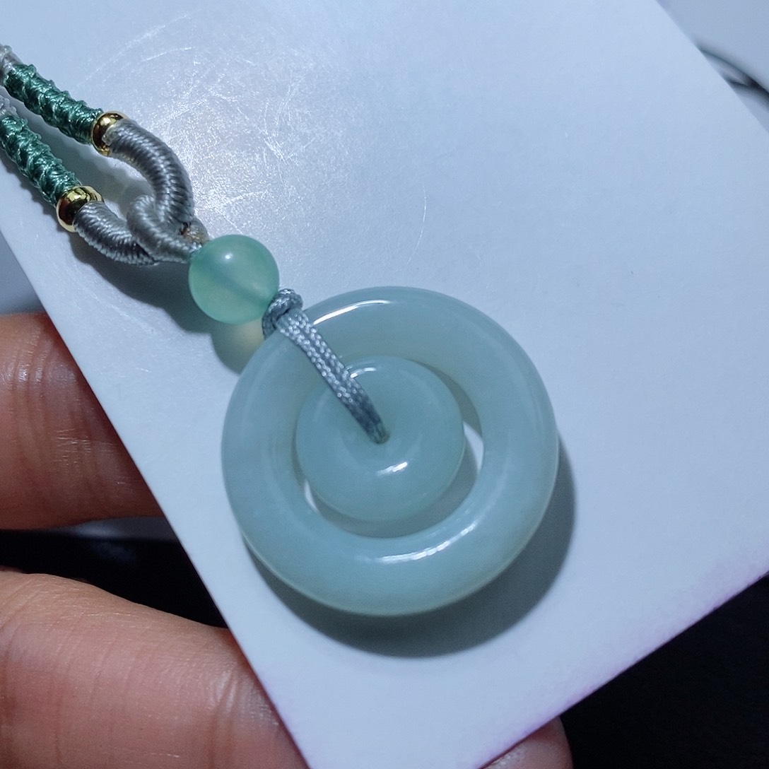翡翠颈饰未镶嵌吊坠