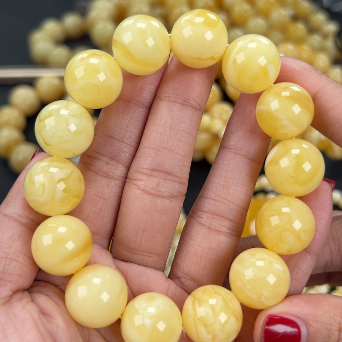 琥珀未镶嵌手链36.4克