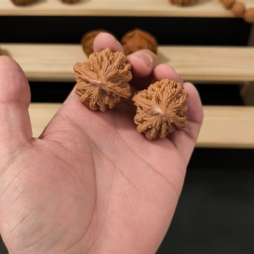 文玩核桃吊坠36+麦虎
