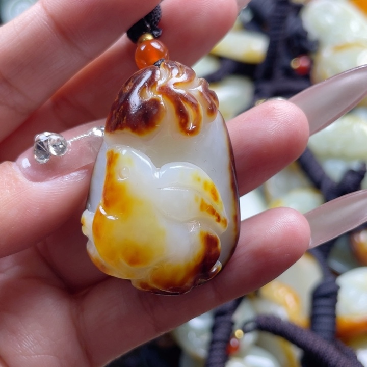 和田玉颈饰未镶嵌