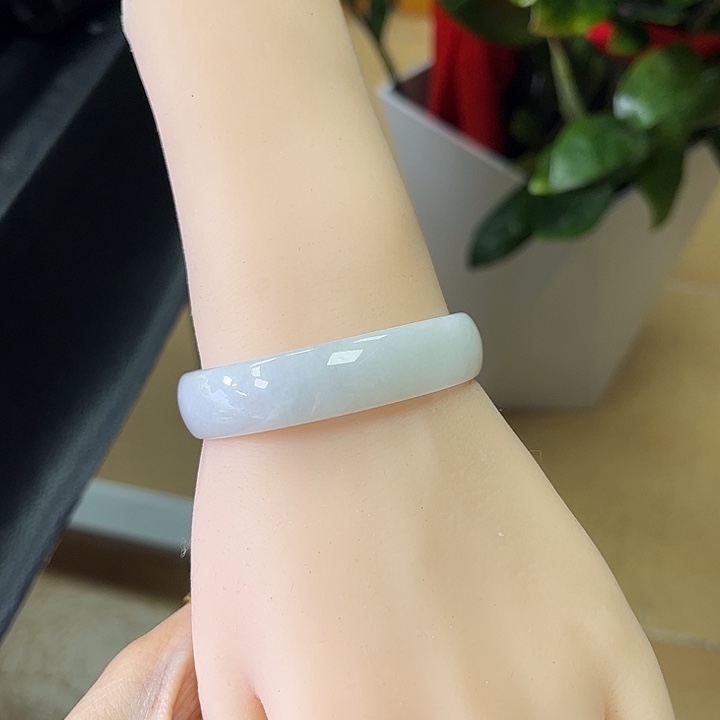 翡翠手链未镶嵌小瓶子