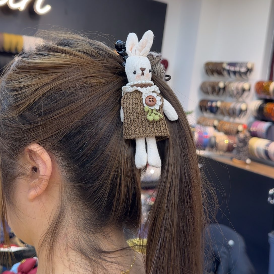 布艺铁合金咖色兔子