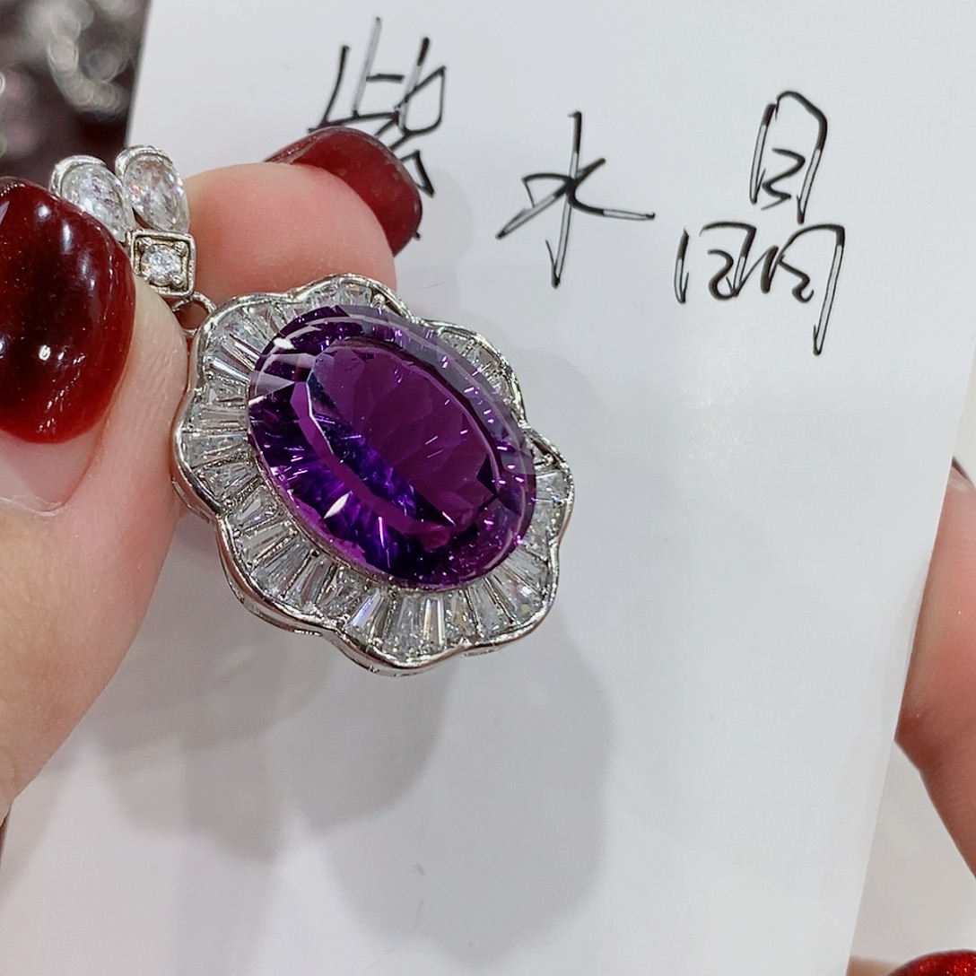 银S925镶嵌蛇纹石玉吊坠莲**城