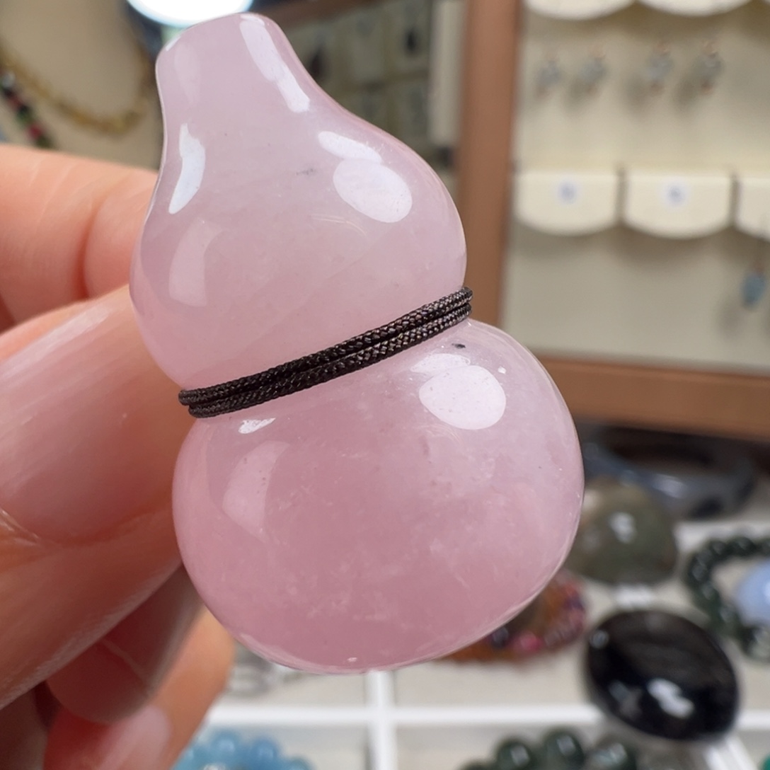 颈饰未镶嵌芙蓉石天然粉晶