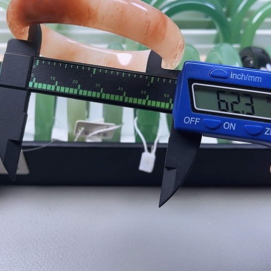 东陵石颈饰未镶嵌