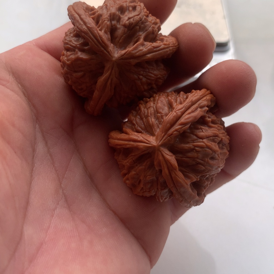 文玩核桃吊坠三棱