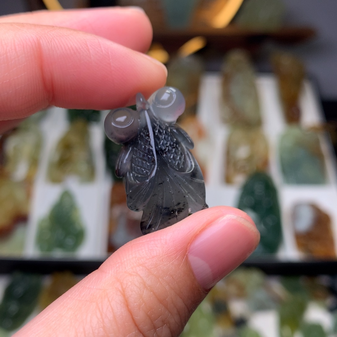 岫玉挂件金鱼未镶嵌