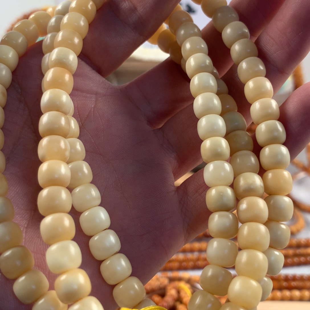 星月菩提吊坠亮*8.5×7.5老型脖挂半玉化