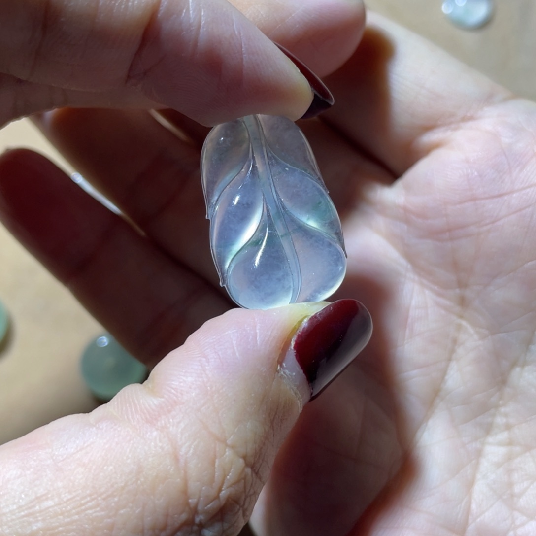 翡翠颈饰未镶嵌叶子