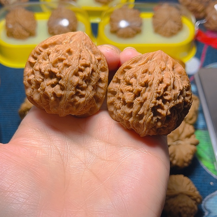 文玩核桃吊坠水龙纹