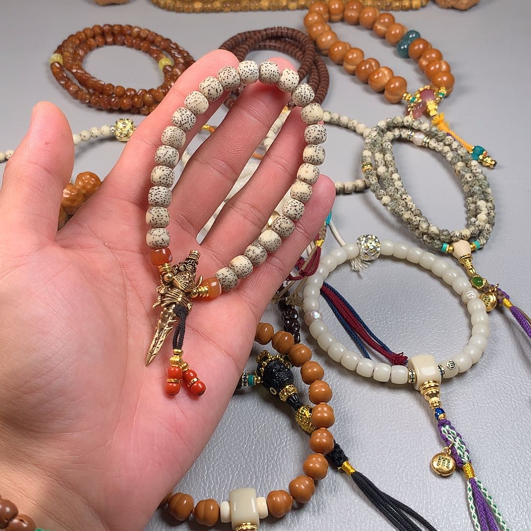 吊坠星月菩提。。。。。。。。。。