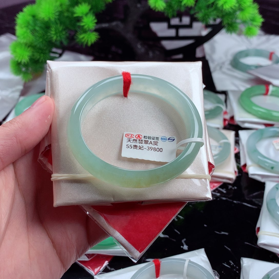 翡翠手镯未镶嵌缅甸翡翠天然手镯