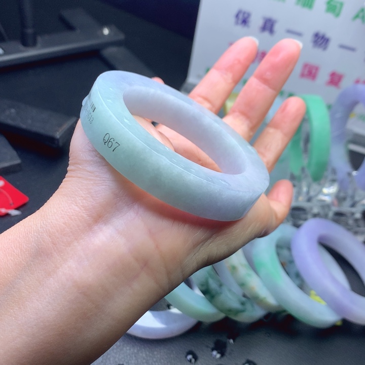 未镶嵌翡翠手镯定制翡翠