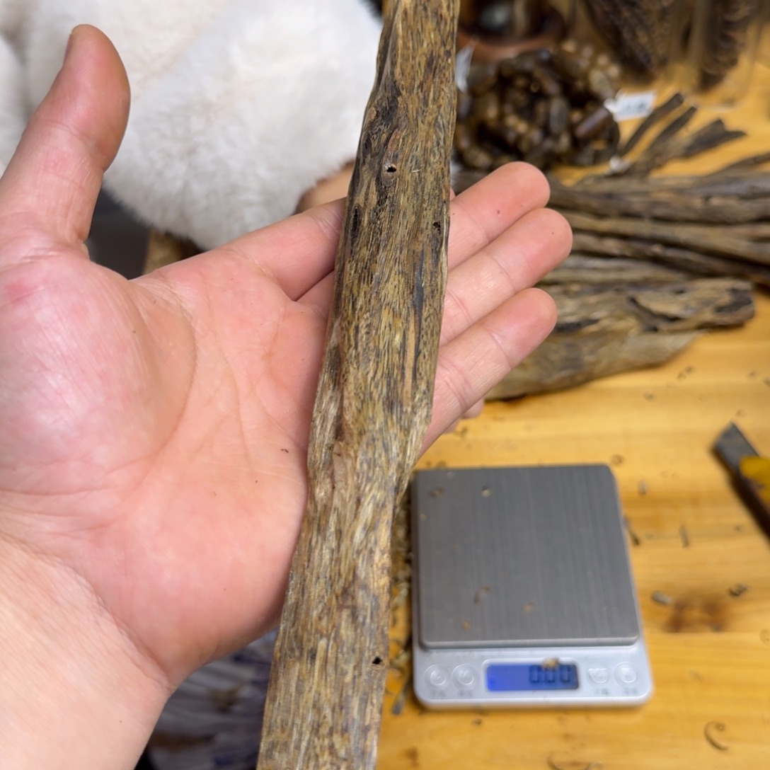 沉香手把件张勺子品种块料68克