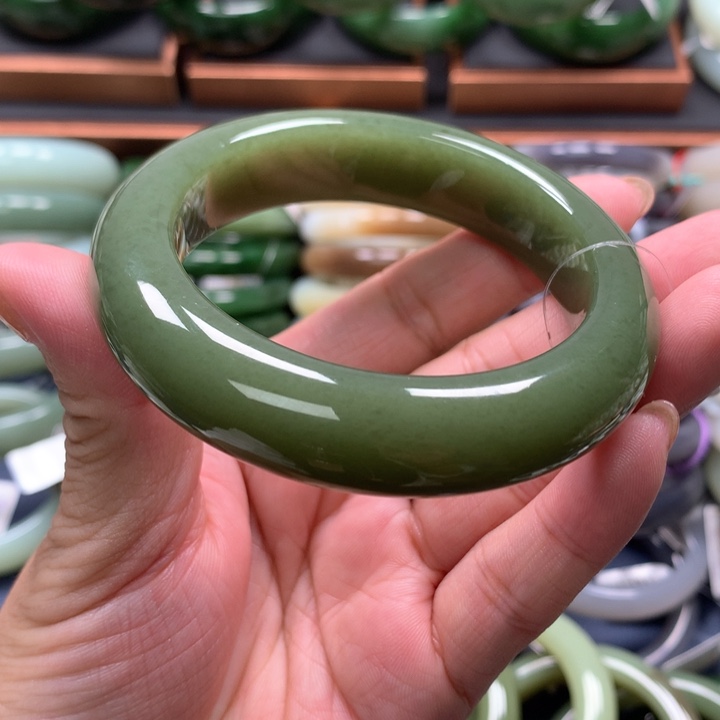 【闪购商品】未镶嵌手镯和田玉