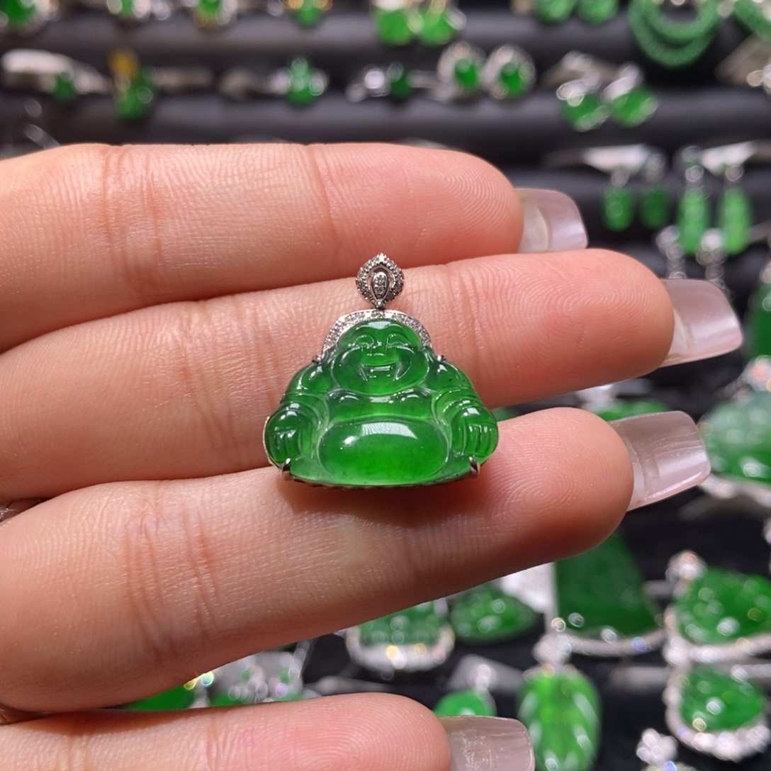 翡翠颈饰18K金镶嵌天然翡翠