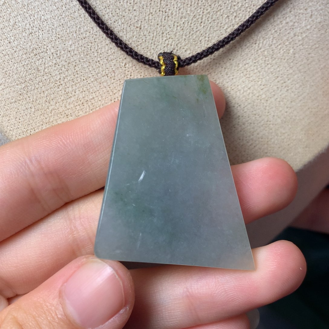 翡翠颈饰未镶嵌吊坠