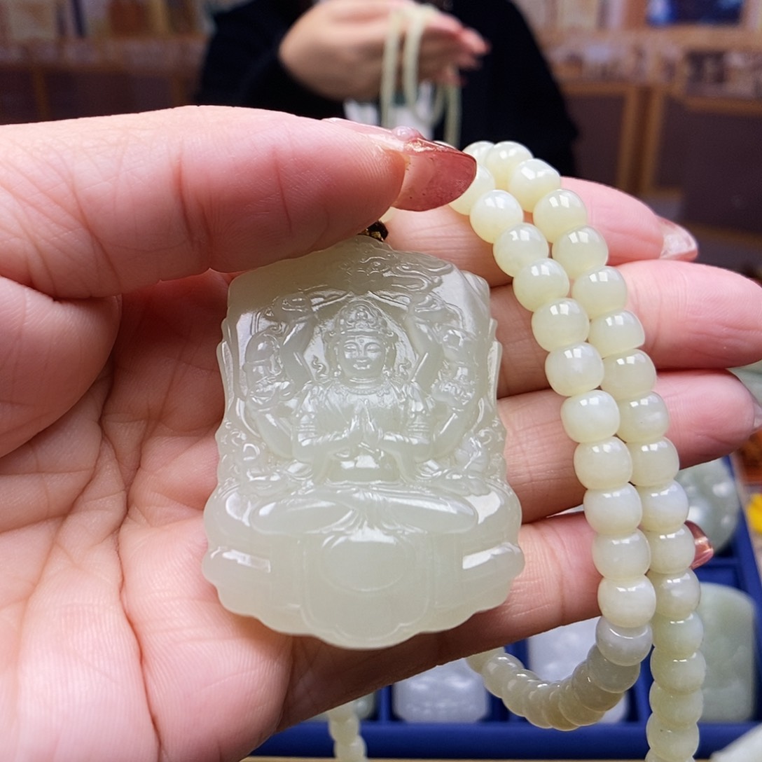 和田玉颈饰未镶嵌婷****霖