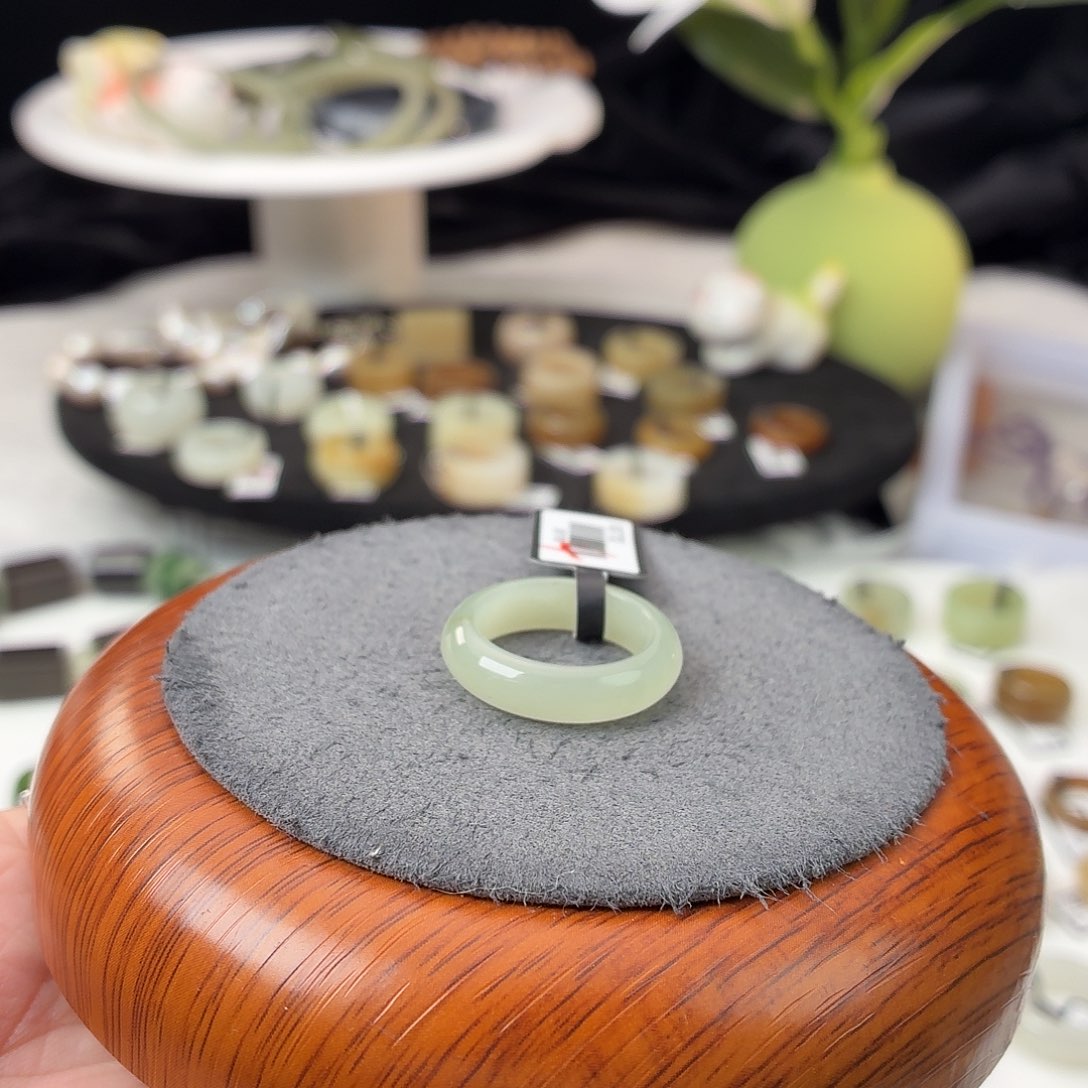 和田玉（糖玉）未镶嵌戒指b23浅晴圆条17不退换