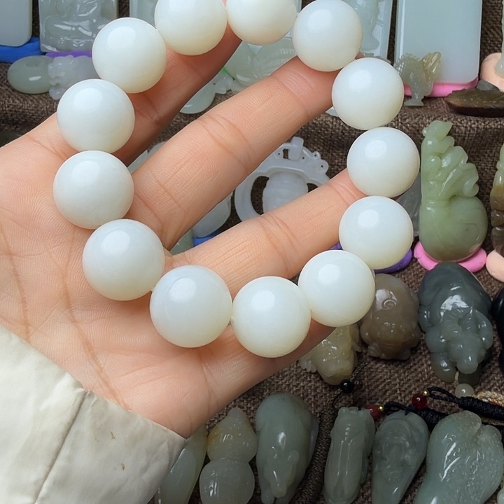 雄***鹰和田玉（糖玉）未镶嵌挂件