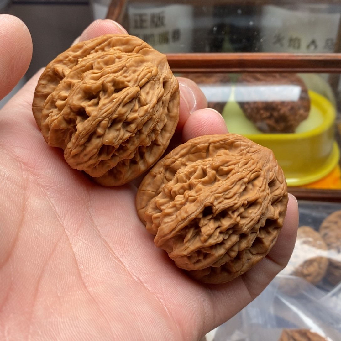 核桃把件四一虎头