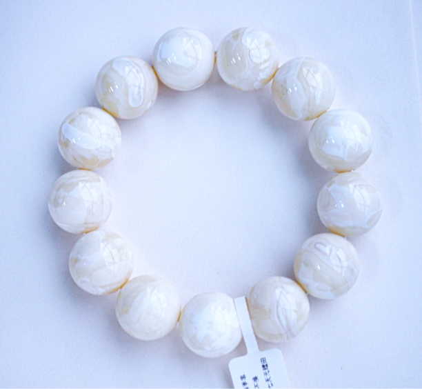同料18mm俄料极致漆瓷白花蜡圆珠蜜蜡手串43.57克 收藏级